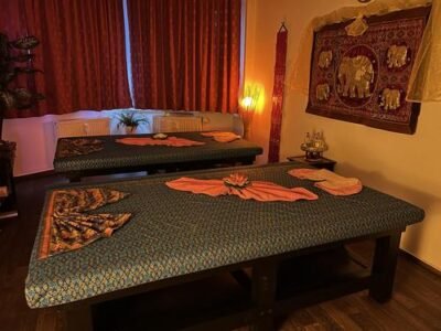 Romphoyen Massage