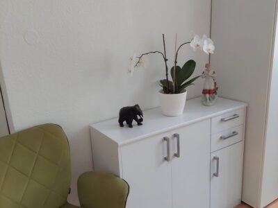 Weiße Orchidee Massagestudio