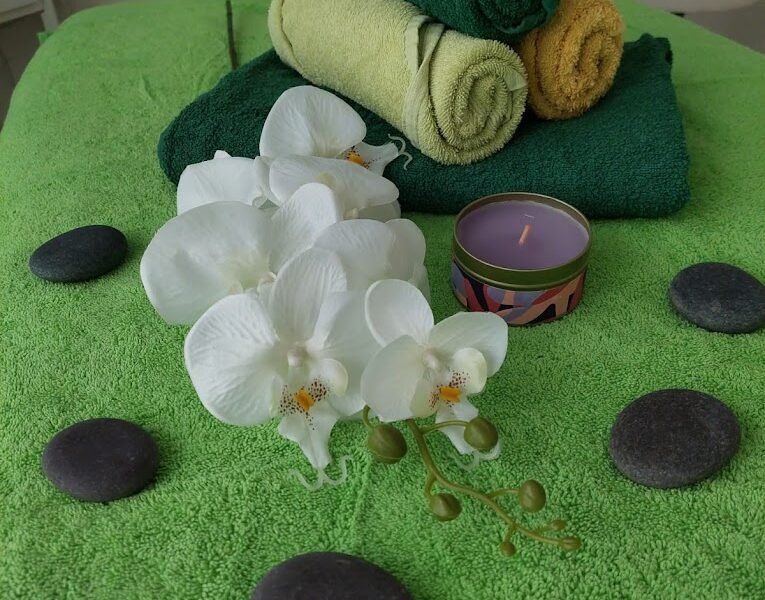 Weiße Orchidee Massagestudio