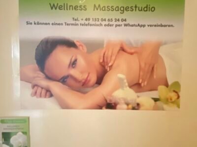 Weiße Orchidee Massagestudio