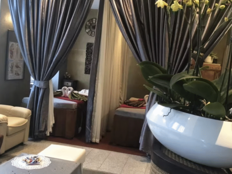 Laong traditionelle Thai-Massage