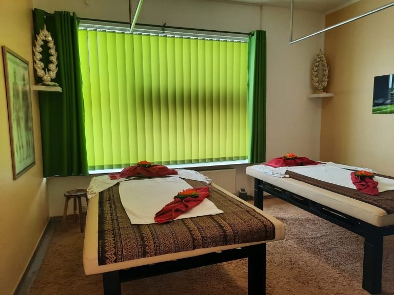 SUNTRIE- Traditionelle Thai Massagen